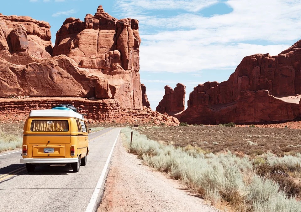 viaje familiar por carretera-